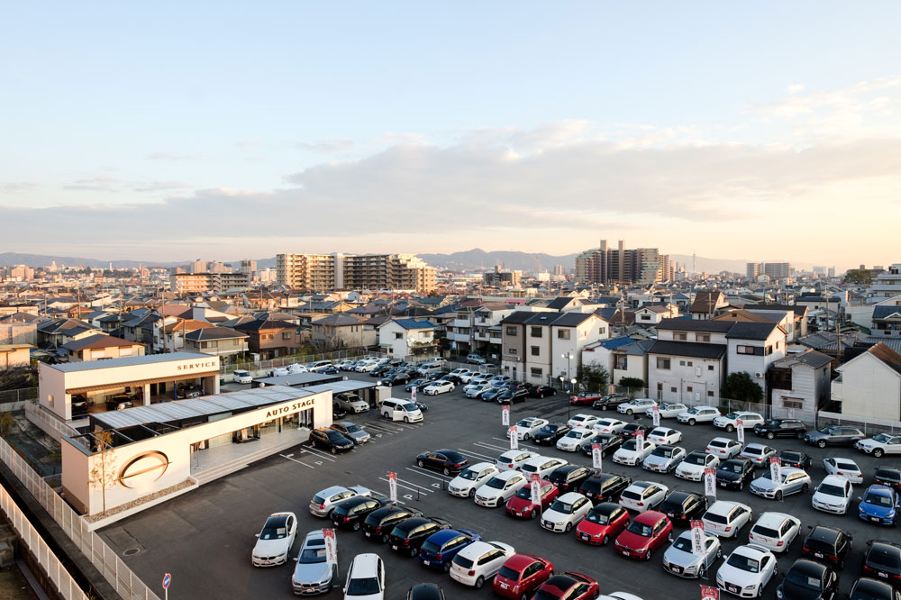 自動車ショールーム・カーディーラー 大阪府寝屋川市　オートステージ大阪寝屋川店