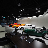 自動車ショールーム・カーディーラー Tokyo Lotus Centre　原宿の杜ショールーム アーキッシュギャラリー