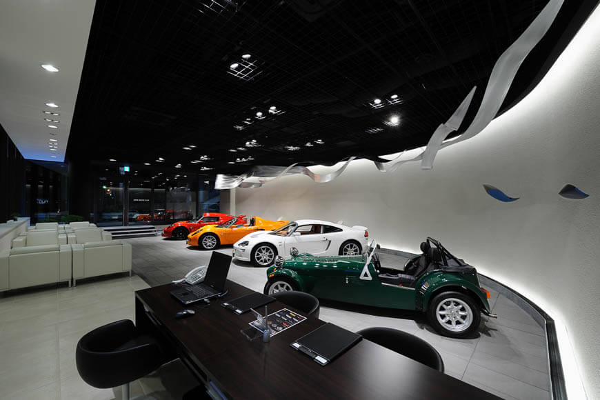 自動車ショールーム・カーディーラー Tokyo Lotus Centre　原宿の杜ショールーム アーキッシュギャラリー
