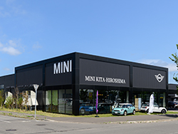 自動車販売店舗