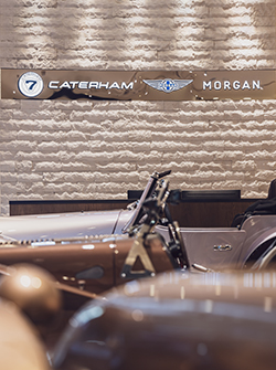 ケータハム東京/モーガンカーズ東京の建築工事 実例